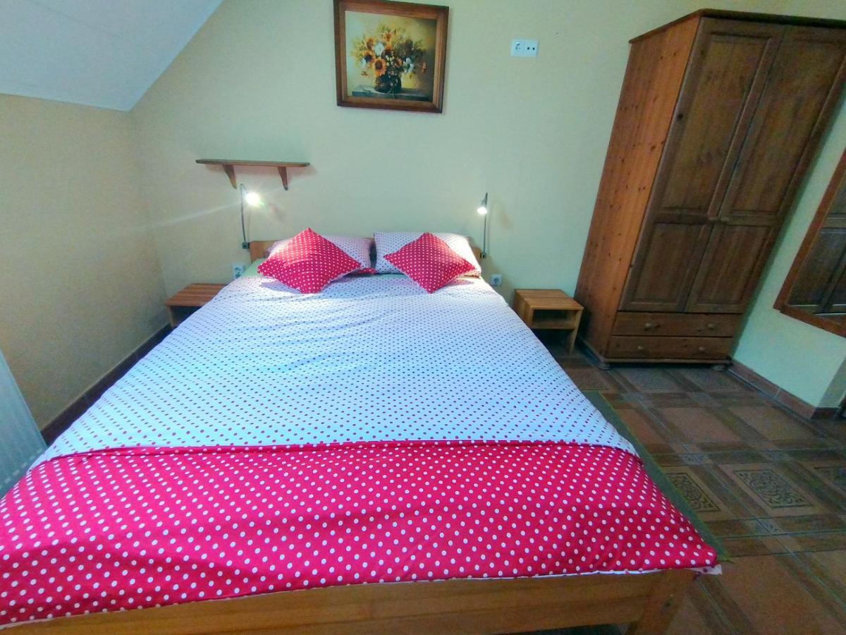 Burg Apartmanház Gyula Ngoại thất bức ảnh