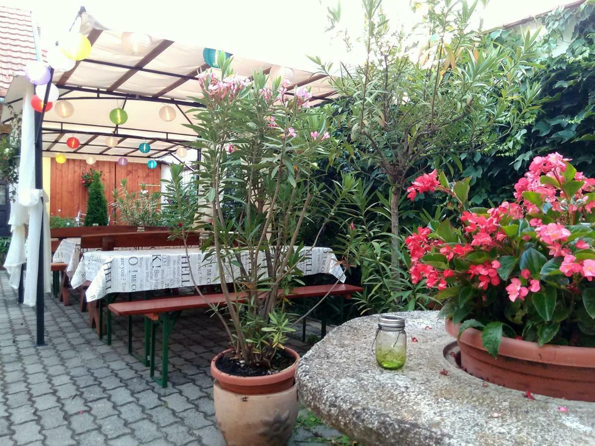 Burg Apartmanház Gyula Ngoại thất bức ảnh
