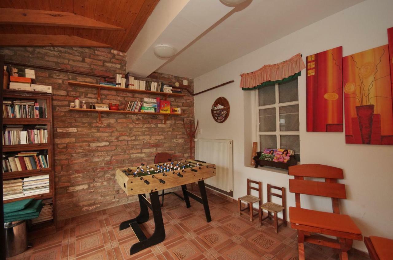 Burg Apartmanház Gyula Ngoại thất bức ảnh
