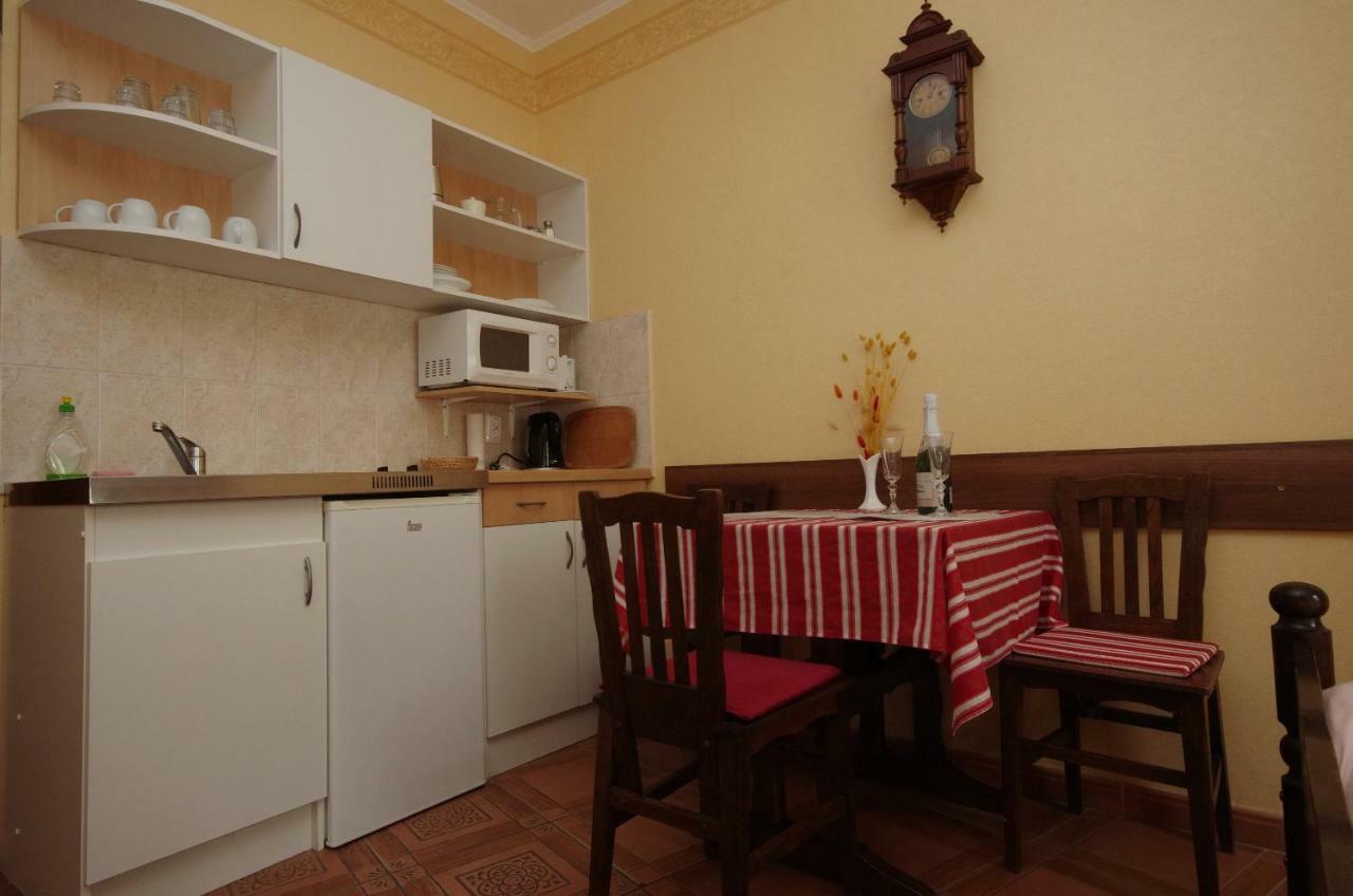 Burg Apartmanház Gyula Ngoại thất bức ảnh