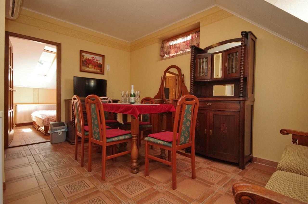 Burg Apartmanház Gyula Ngoại thất bức ảnh