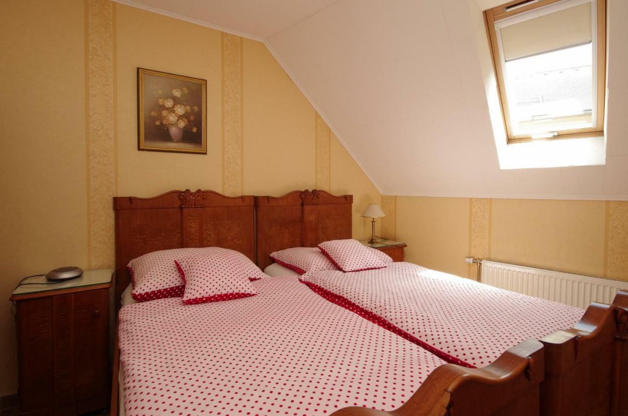 Burg Apartmanház Gyula Ngoại thất bức ảnh