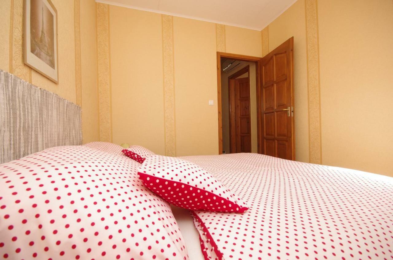 Burg Apartmanház Gyula Ngoại thất bức ảnh