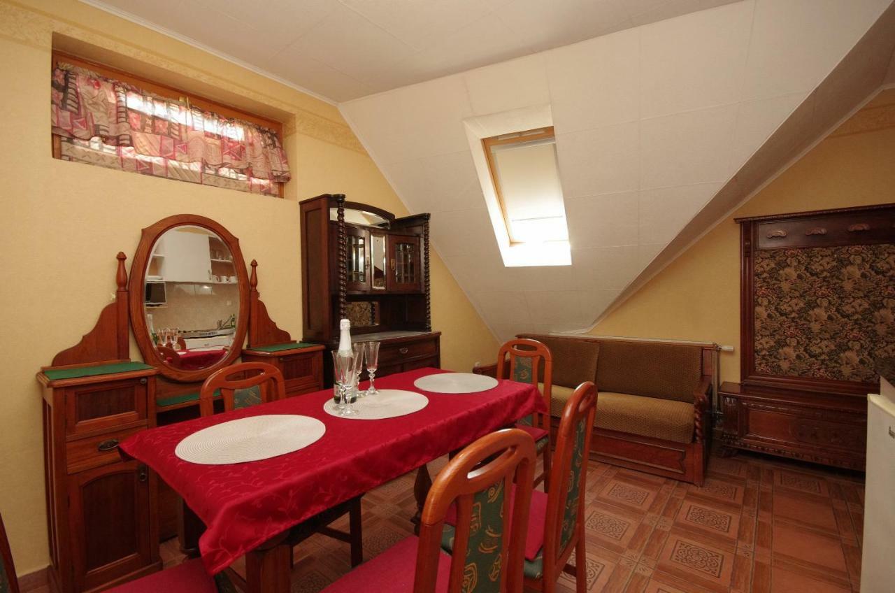 Burg Apartmanház Gyula Ngoại thất bức ảnh