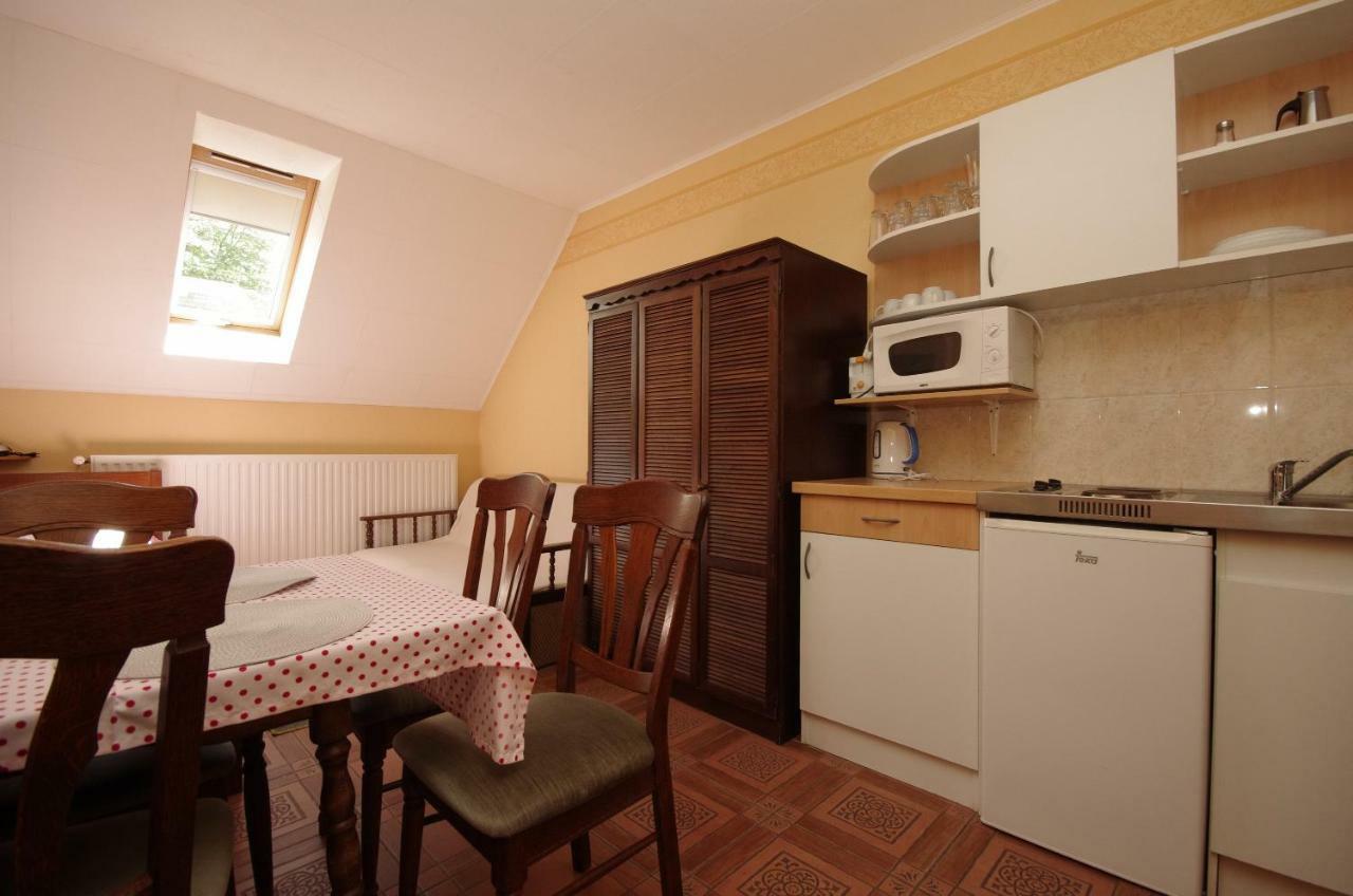 Burg Apartmanház Gyula Ngoại thất bức ảnh