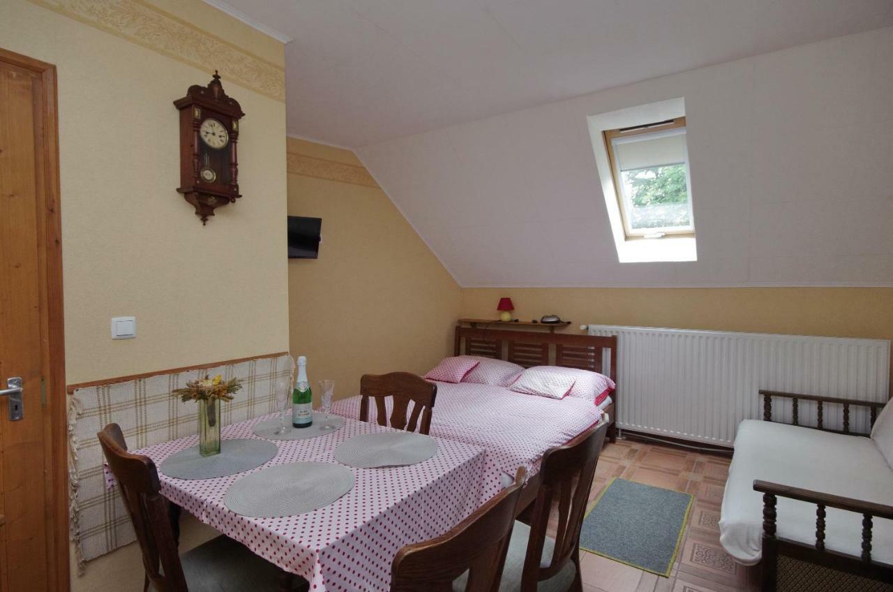 Burg Apartmanház Gyula Ngoại thất bức ảnh