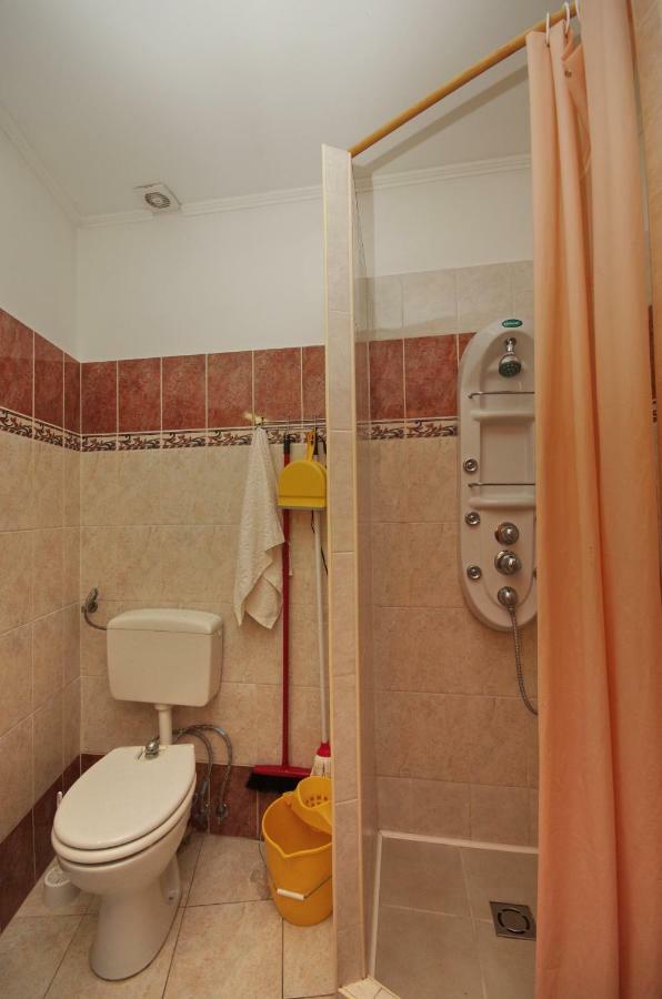 Burg Apartmanház Gyula Ngoại thất bức ảnh