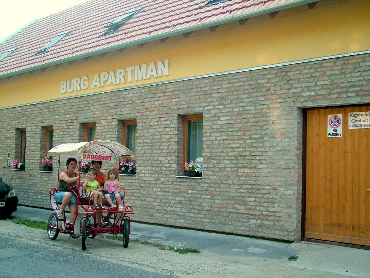 Burg Apartmanház Gyula Ngoại thất bức ảnh